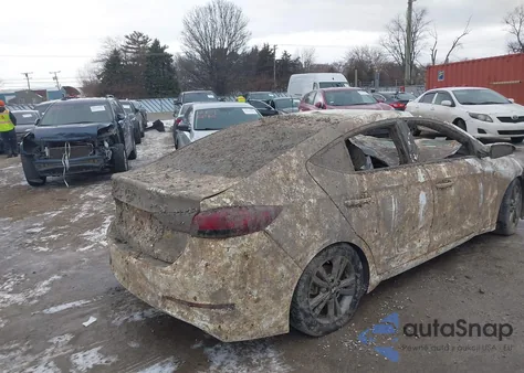 2018 Hyundai Elantra Sel z USA, uszkodzony, nr VIN 5NPD84LF8JH295449